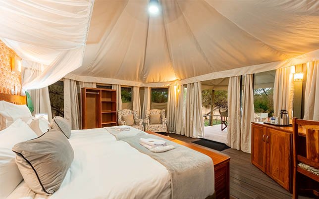 Luxury accommodation at Mutsviri Game lodge in Victoria Falls